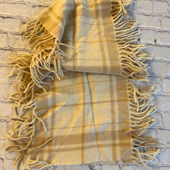 BANANA REPUBLIC NEUTRAL COLORS WOOL/ANGORA RABBIT HAIR DOUBLE SIDE FRINGE SCARF - Picture 4 of 7